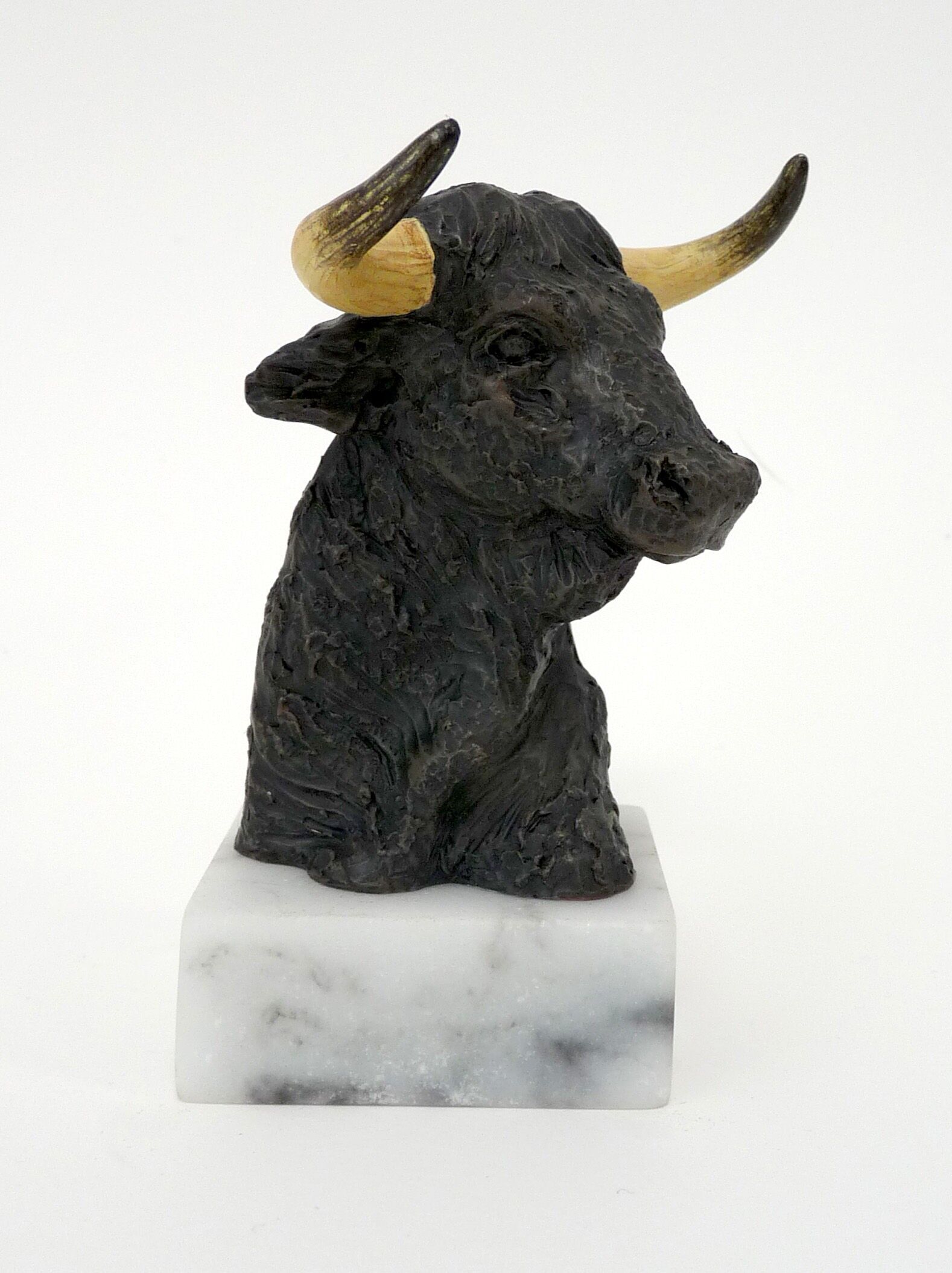 BUSTO A TESTA DI TORO CLASSICO