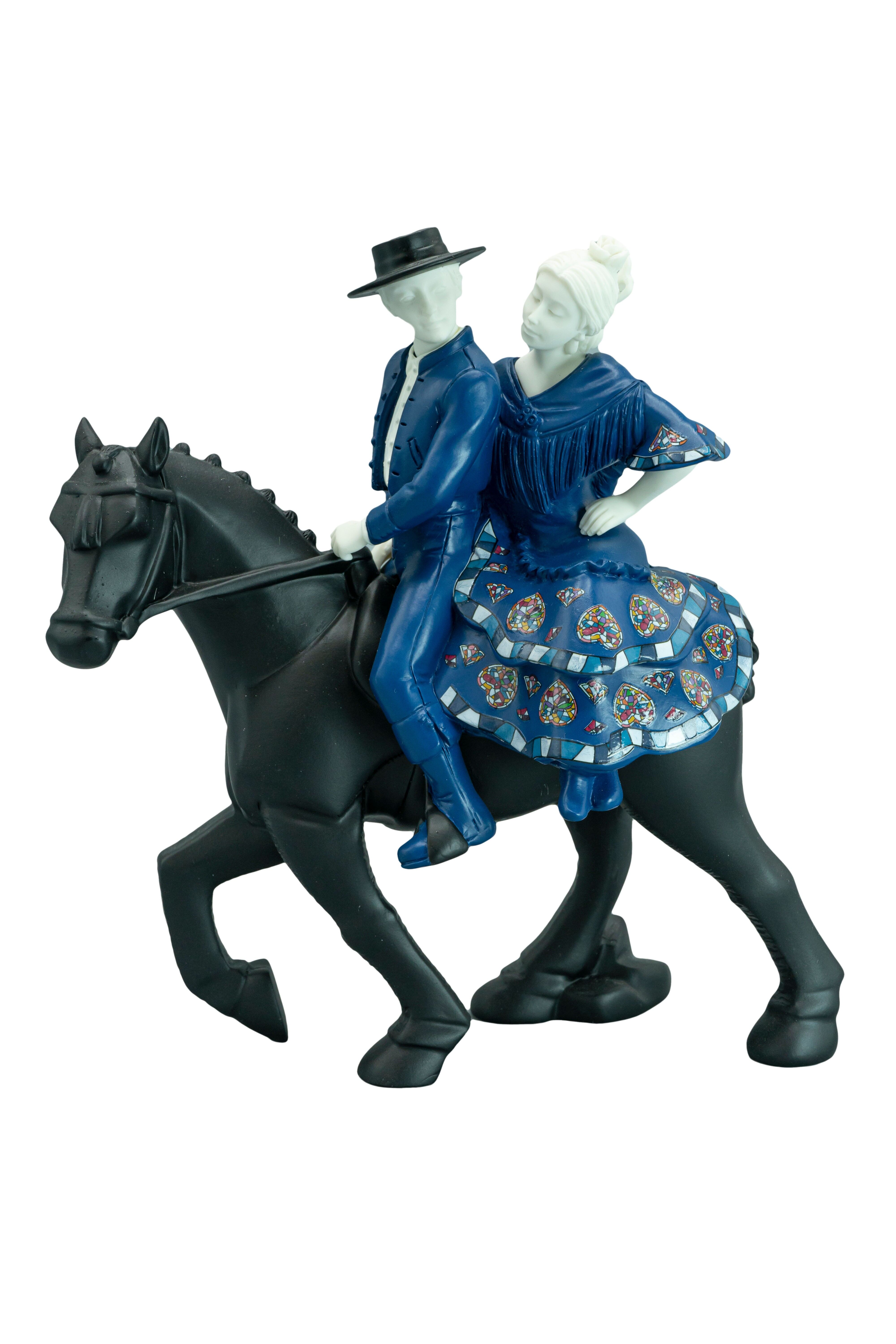 Pareja azul con caballo