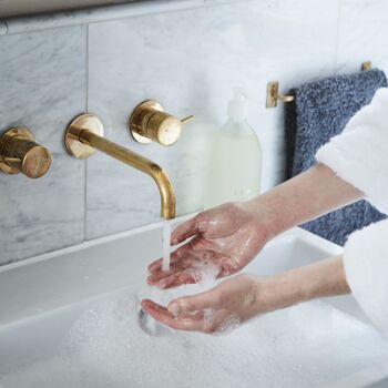 Nettoyant pour les mains et le corps à la porcelaine blanche – 500 ml 2