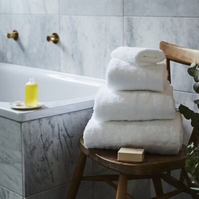 White Bath Towel (70x125)