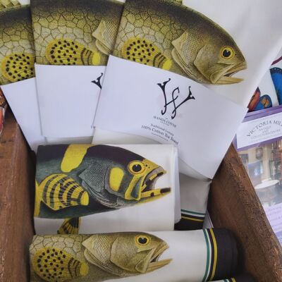 Paño de cocina con estampado antiguo de peces amarillos Borde negro Fabricado en Reino Unido