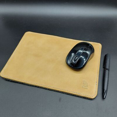 Mouse pad handcrafted in 100% natural leather. measures 18×25 cm-7.1×9.8 in. Opplav Musematte1. 3-layer structure, non-slip.(Mustard leather)