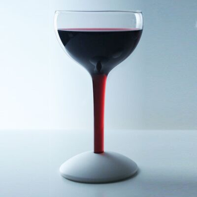 Temptation: “Vintage 60’s” design glass with a hollow stem!