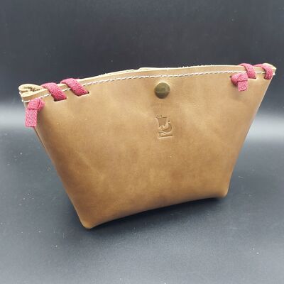 Artisan cosmetic & toiletry bag. Made of 100% Natural leather, 2mm thick. Opplav Kosmetikk2 bag (Saddle Brown)