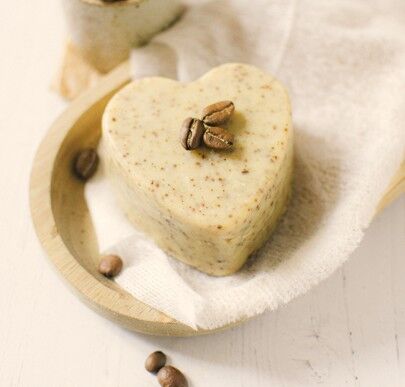 Natural hand soap with olive oil and beeswax "Beesss"