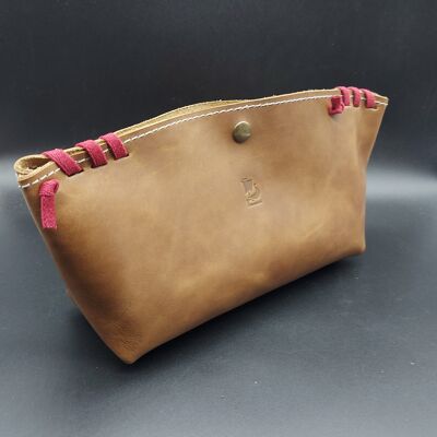 Artisan cosmetic & toiletry bag. Made of 100% Natural leather, 2mm thick. Opplav Kosmetikk1 bag.(Saddle Brown)