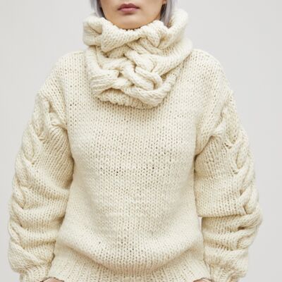 Cable-knit collar