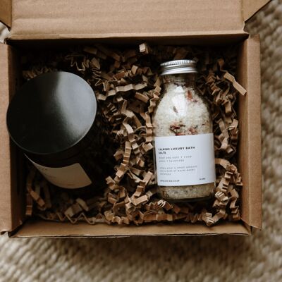 'SOULMATE' Gift Box with 180ml candle & Calming Luxury Bath Salts - Lavender