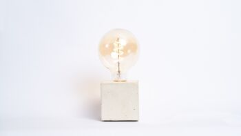 Lampe cube béton beige 1