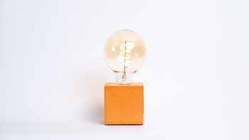 Lampe cube béton orange 1