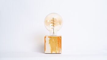 Lampe béton tie&dye jaune et orange 2