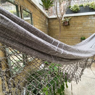 Hamac en coton gris cendré avec détail à rayures blanches