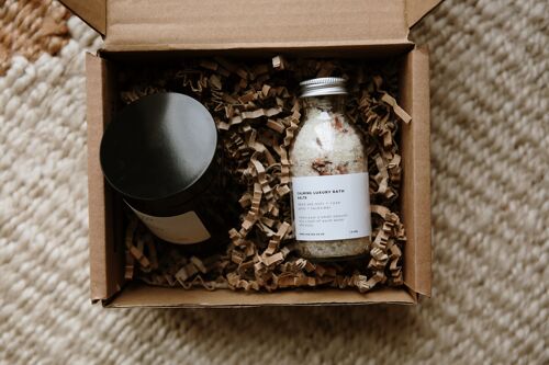 'SOULMATE' Gift Box with 180ml candle & Calming Luxury Bath Salts - Lemongrass & Ginger