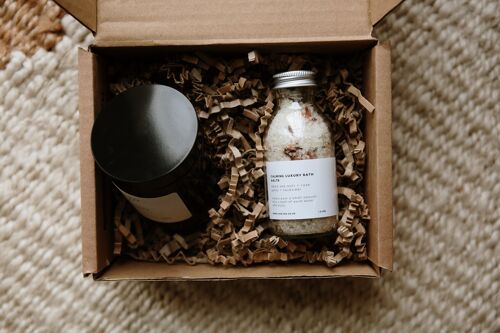 'SOULMATE' Gift Box with 180ml candle & Calming Luxury Bath Salts -  Jasmine & Patchouli