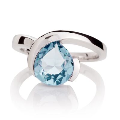 Bague sensuelle en argent avec topaze bleue