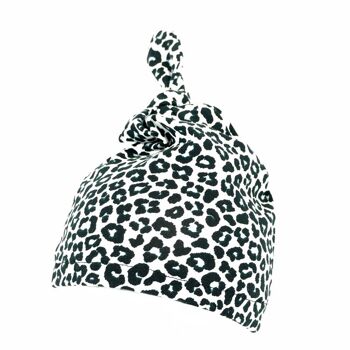 Bonnet bébé Newborn avec bouton léopard gris/blanc 2