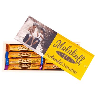 Plumier en bois contenant 16 Chocolats Mélangés Emballés 296g.