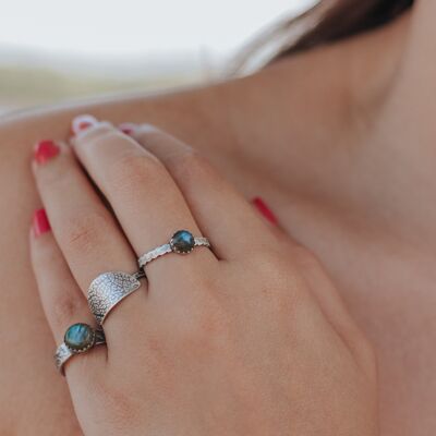 925 Silver Tikuna Labradorite Ring