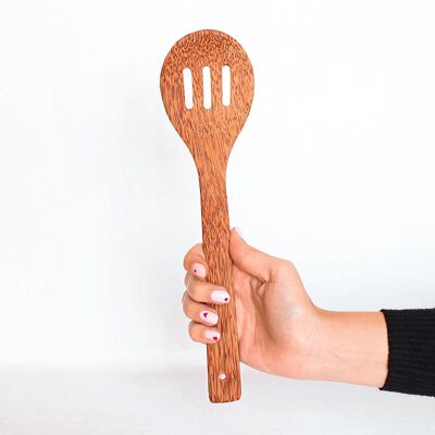 Cucchiaio da cucina scanalato. Legno di cocco | misura 29 cm