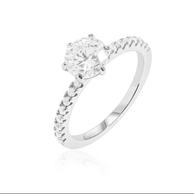 Bague Grand Solitaire avec pierres latérales/Or Blanc 18K & Cubic Zirconia