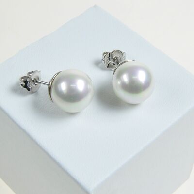 Classic 10 mm pearl earrings