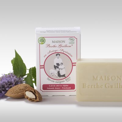 Jabón de leche de cabra alpina biológica certificada / almendra dulce / pachulí