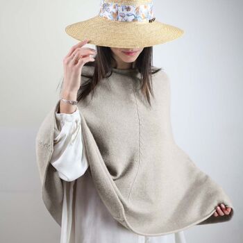 Poncho femme beige clair en laine et cachemire 4