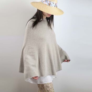 Poncho femme beige clair en laine et cachemire 5