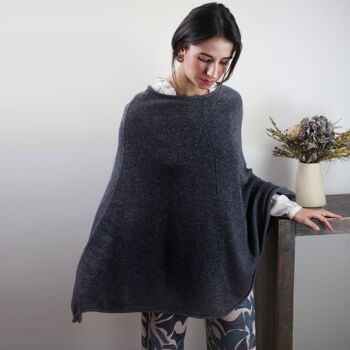 Poncho femme ardoise en laine et cachemire 3