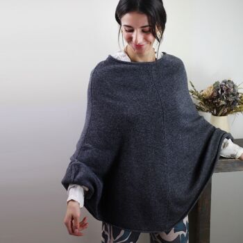 Poncho femme ardoise en laine et cachemire 6