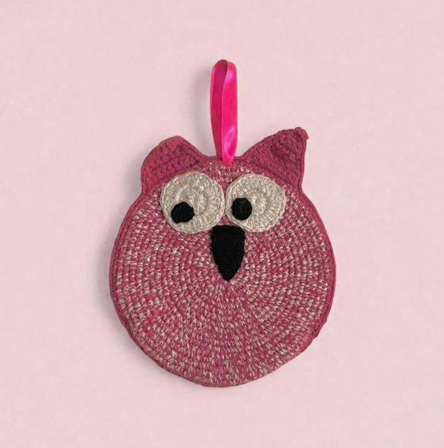 sustainable Owl gift pendant - fuchsia melange - organic cotton - hand crocheted in Nepal