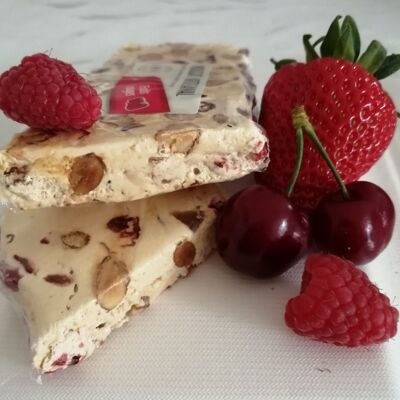 Artisanal nougat with red fruits