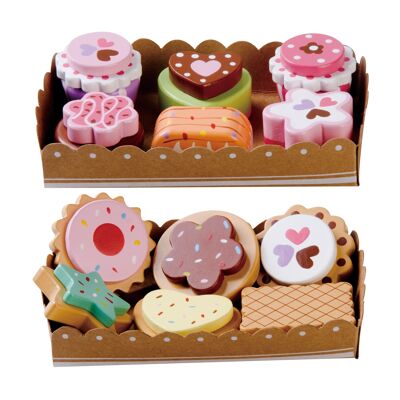 Wooden cakes & biscuits set