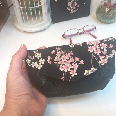 Glasses case with flap Kanji