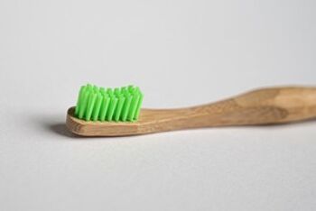 Brosse à Dents en Bambou pour Adultes (Souple) - Vert 8