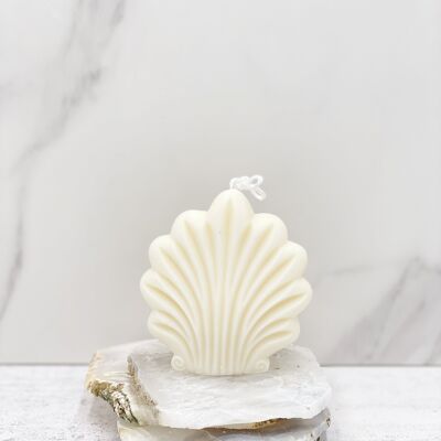 Candles Lab - handmade giant oyster pearl soy wax candle