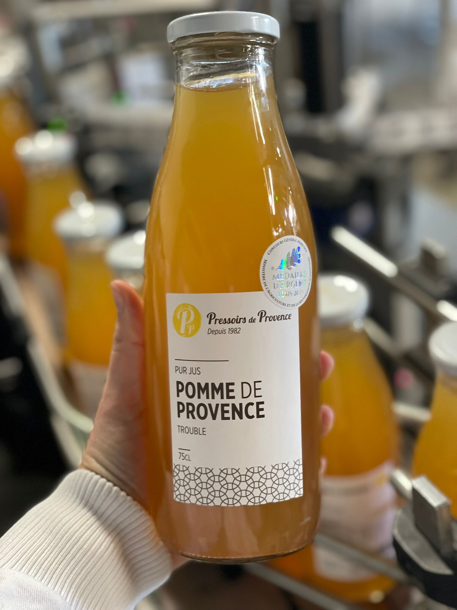 Jus de fruits - Pur jus de pomme de Provence Trouble - 75cl - E02