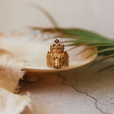 GOLD REGAL LION RING