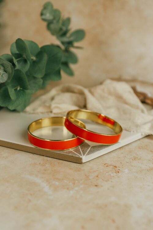 Red narrow enamel bangle