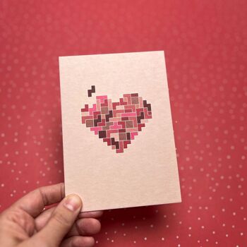 Carte postale avec un puzzle coeur en rose rouge comme carte pour un anniversaire, la fête des mères, un mariage ou comme message d'amour pour la Saint Valentin, carte coeur amour 6