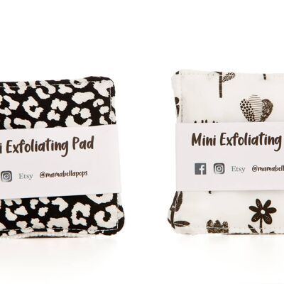 1 x Mini Reusable Exfoliating Pad - Leopard Print