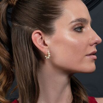 Boucles d'oreilles créoles en or perle pour femme avec des pierres de zircone cubique 2