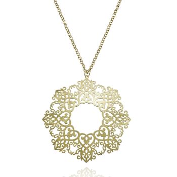 Long collier pendentif mandala en or avec finition brossée 1