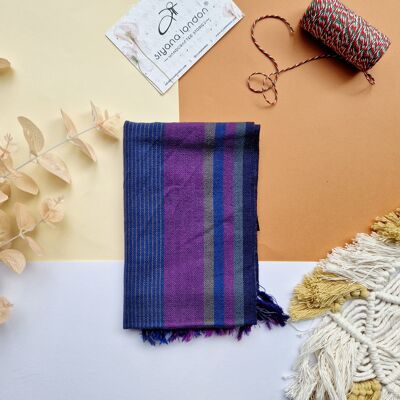 Bufanda de lana de merino violeta