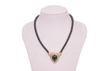 Collier en hématite avec pendentif en forme de larme