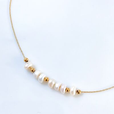 multi-pearl necklace