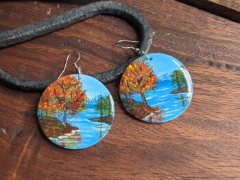 Boucles d'oreilles paysage peintes à la main sur le thème de l'automne 4