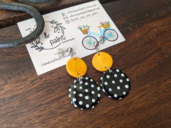 Boucles d'oreilles à pois noir, blanc et jaune, boucles d'oreilles en argile à pois 5