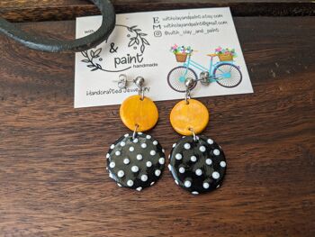 Boucles d'oreilles à pois noir, blanc et jaune, boucles d'oreilles en argile à pois 6