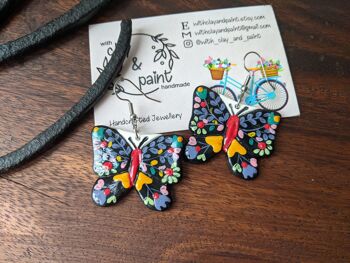 Boucles d'oreilles papillon, papillons noirs avec fleurs peintes à la main 5